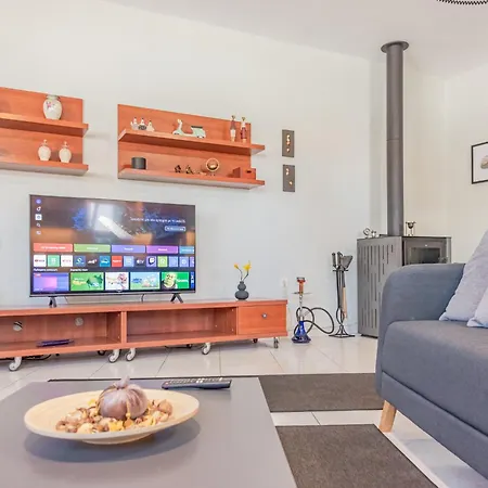 Sylvie Comfort Living Apartment