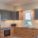 Sylvie Comfort Living
