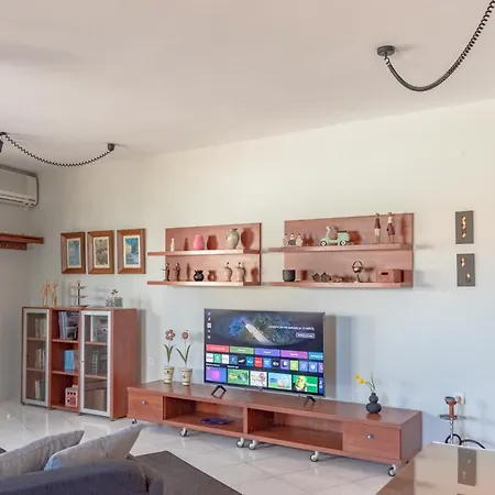 Sylvie Comfort Living