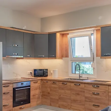 Sylvie Comfort Living